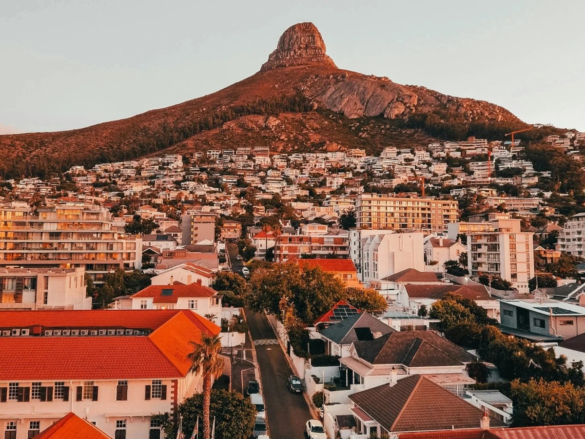 South Africa Study Trip, Aug 8-22 / Apply by&nbsp;3/10